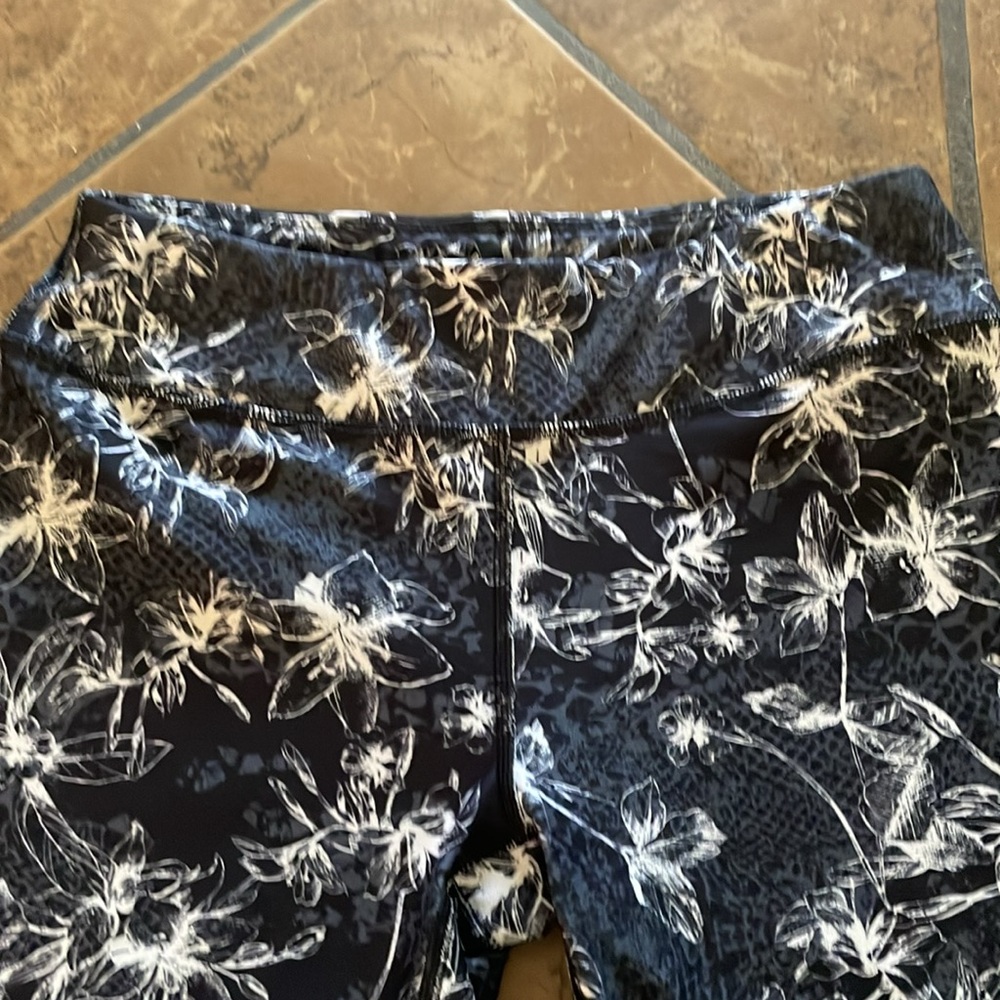 Women’s spandex pants - Picture 2 of 3
